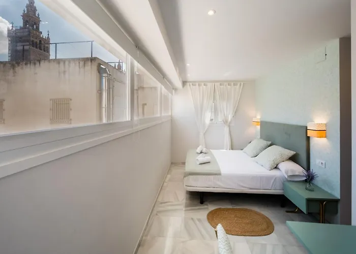 Wide Bright- 2bd 2bth- Cathedral 아파트