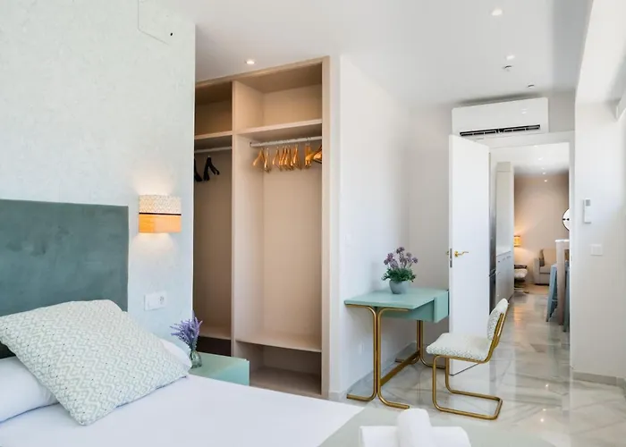 Wide Bright- 2bd 2bth- Cathedral 세비야
