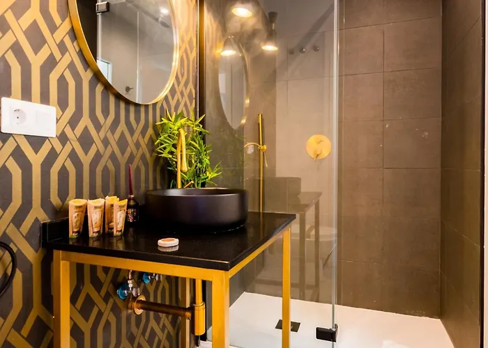 아파트 Wide Bright- 2bd 2bth- Cathedral 세비야